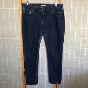 Levi’s mid rise skinny /Firm Price
